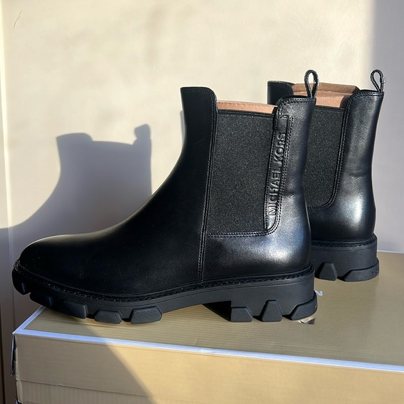 - Michael Kors ridley bootie - Picture 3 of 5